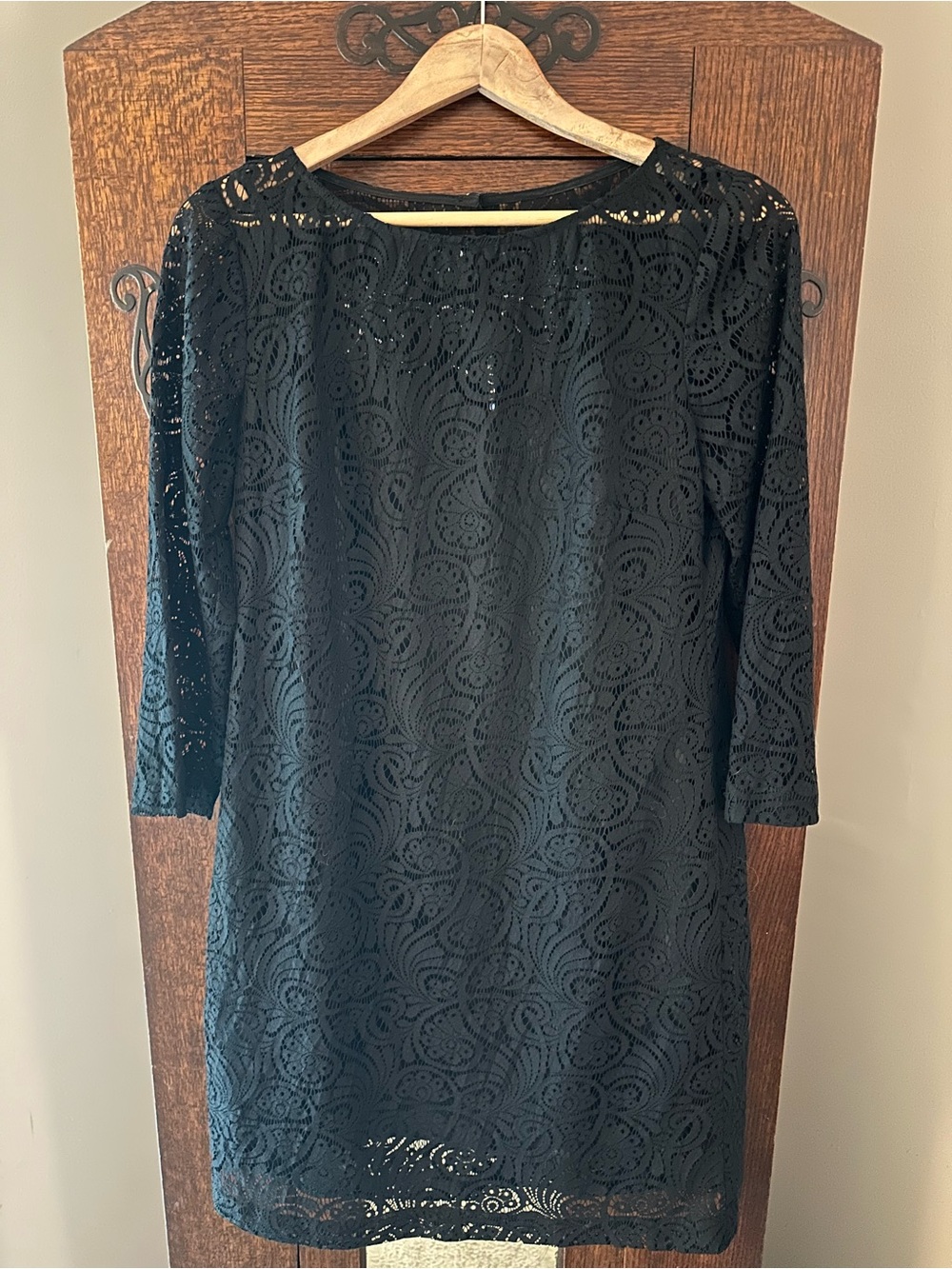 Trina Turk Elegant Black Lace Overlay Shift Dress Size 8 - Picture 4 of 14